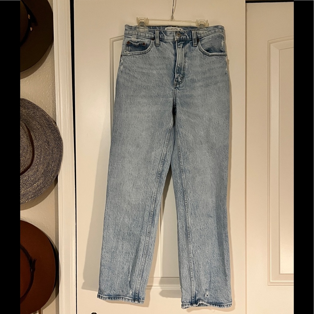 A&F 90s Straight Ultra High Rise Jeans Size 26/2s